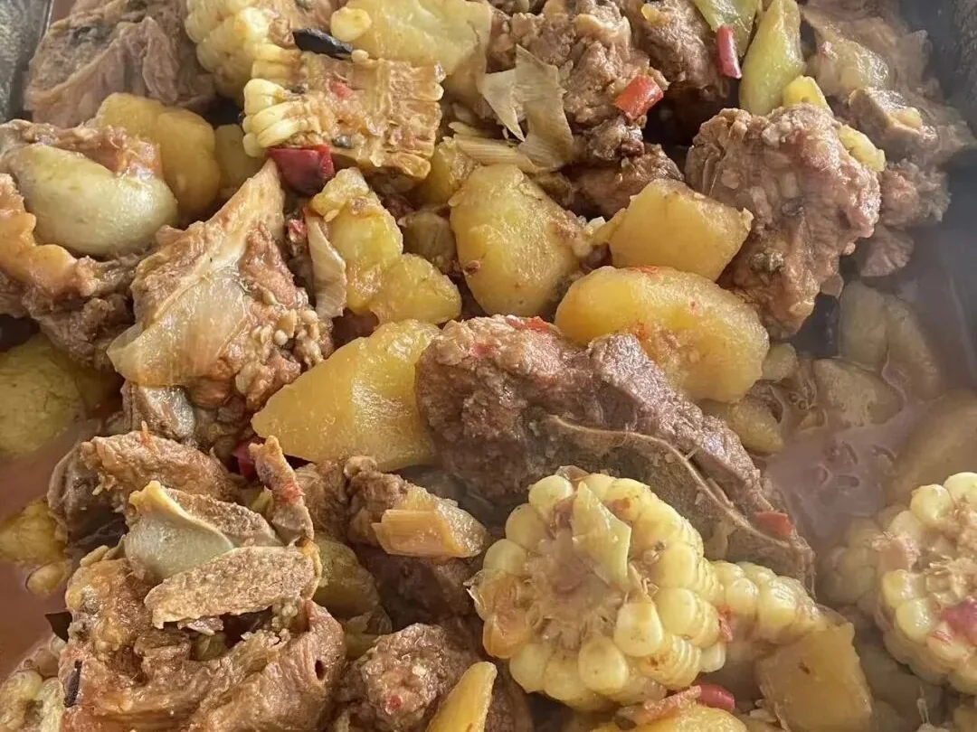 Braised potato with meat at Shaolin Zhongwu canteen